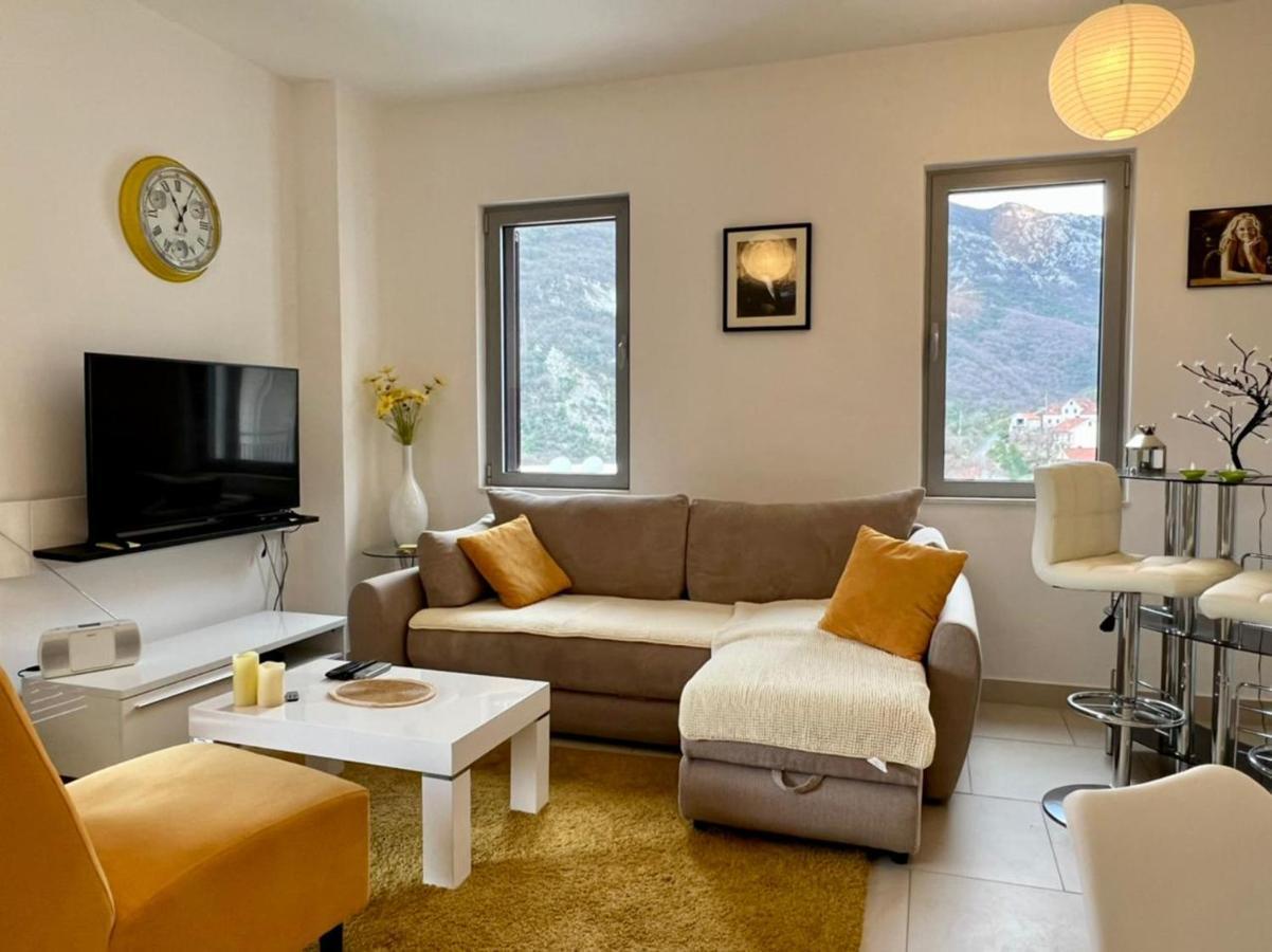 Lavender Bay Apartment C23 Kotor Luaran gambar